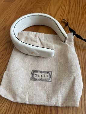 NWOT Gucci White Quilted Leather Padded Headband with Gold Accent